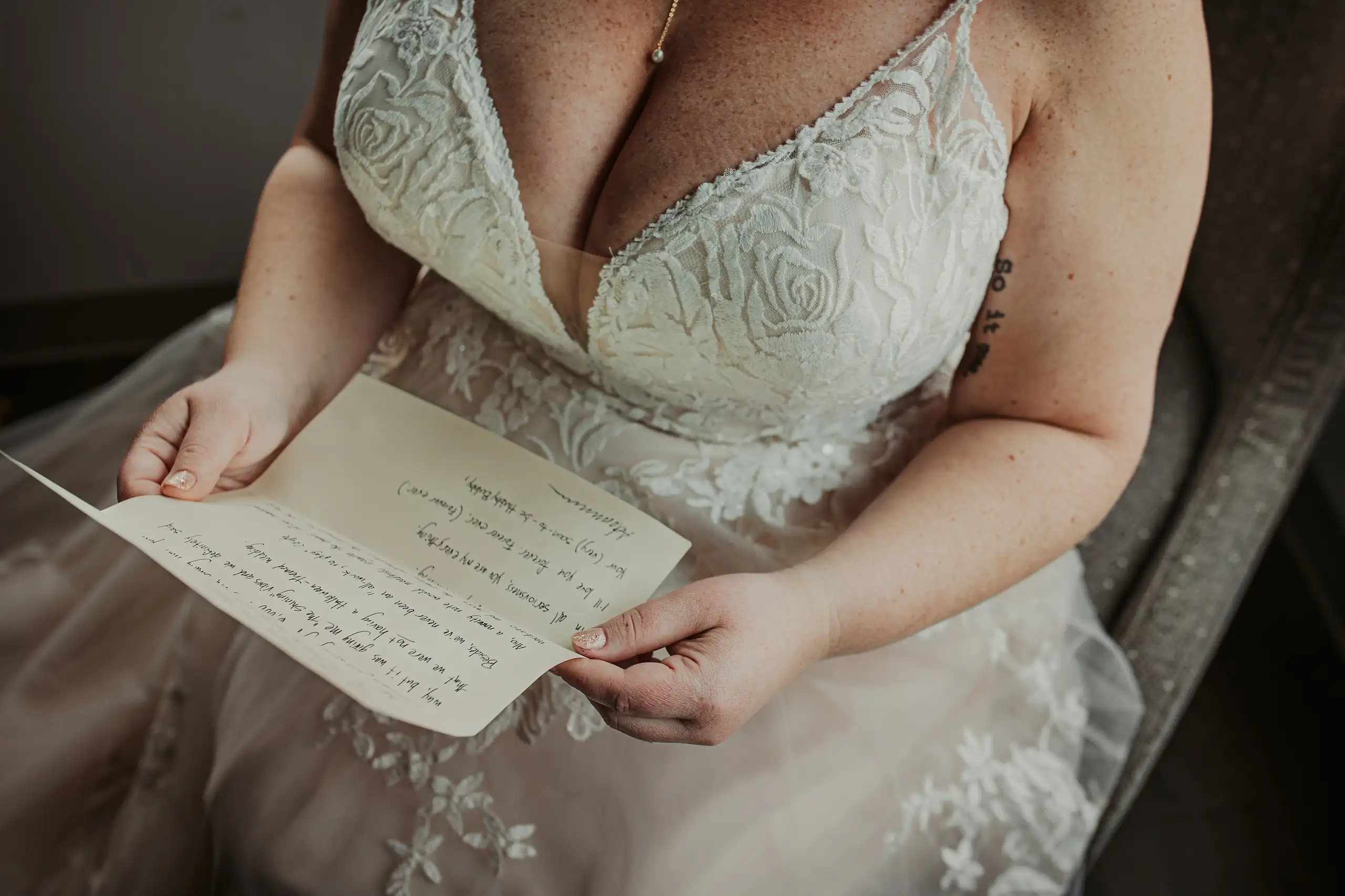 Getting Ready Wedding Alyssa Adam Wahoo Grill Atlanta Love and Story