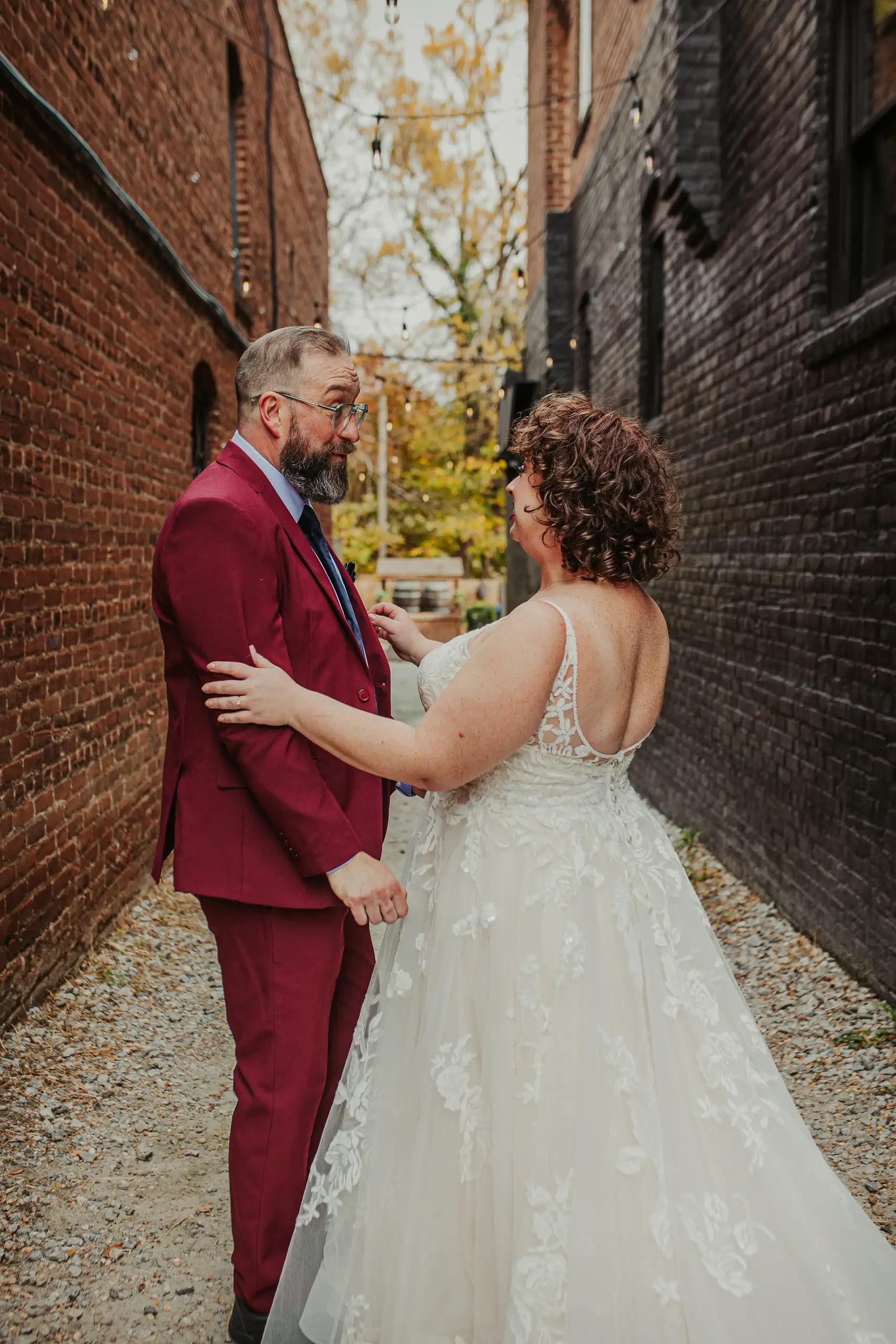 Getting Ready Wedding Alyssa Adam Wahoo Grill Atlanta Love and Story