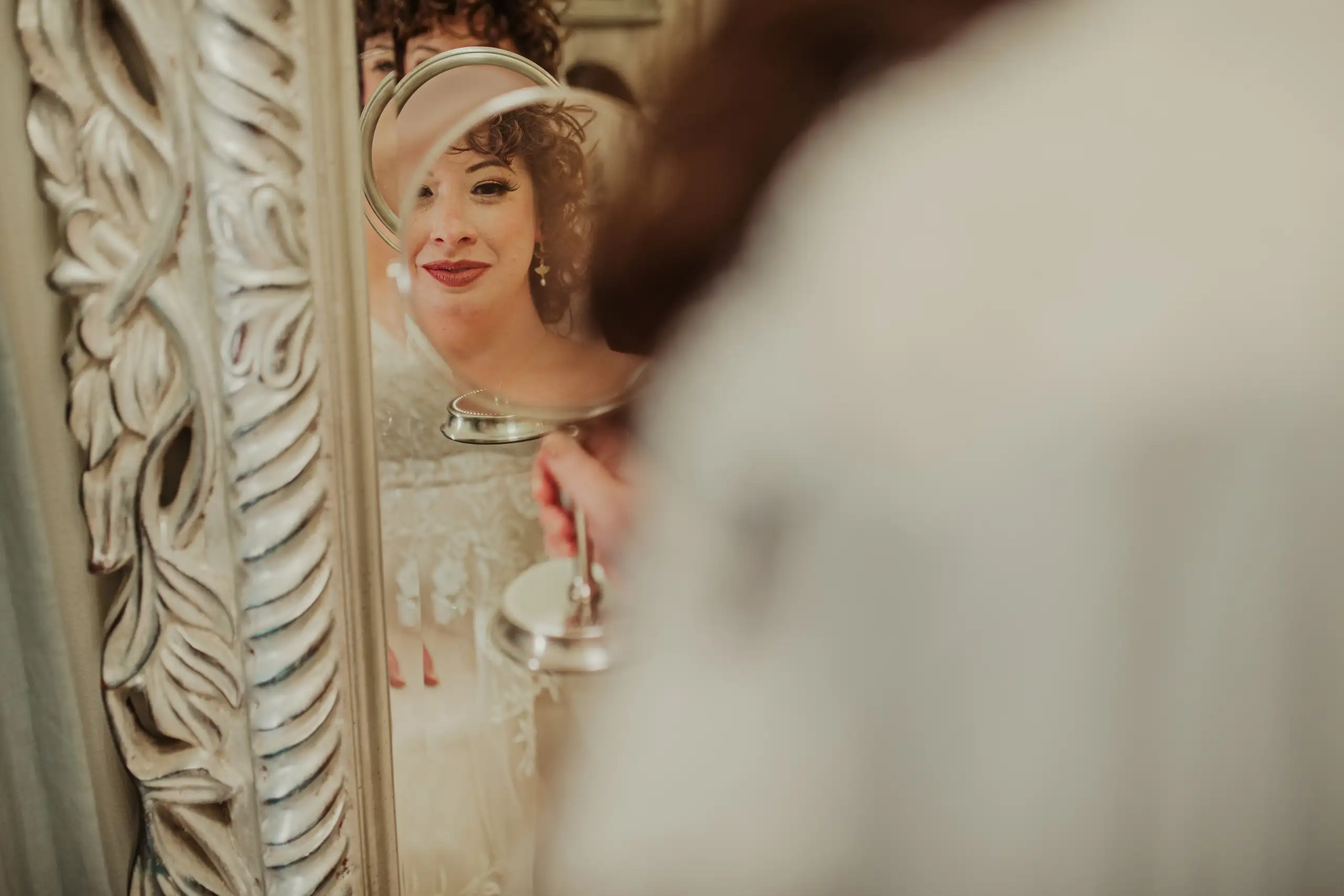 Getting Ready Wedding Alyssa Adam Wahoo Grill Atlanta Love and Story